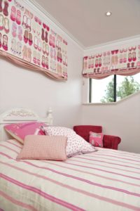 girls bedroom in pink colours